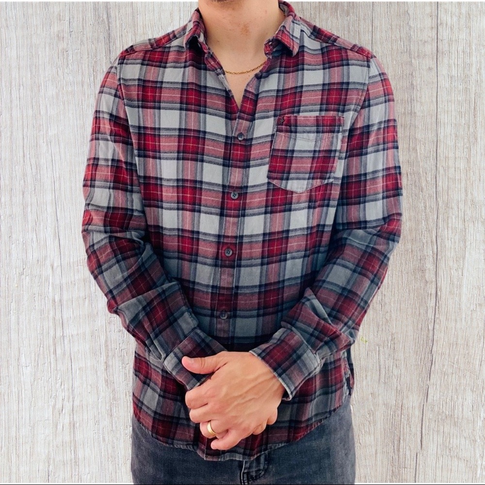 Kenneth Cole Men’s Shirt Size Medium